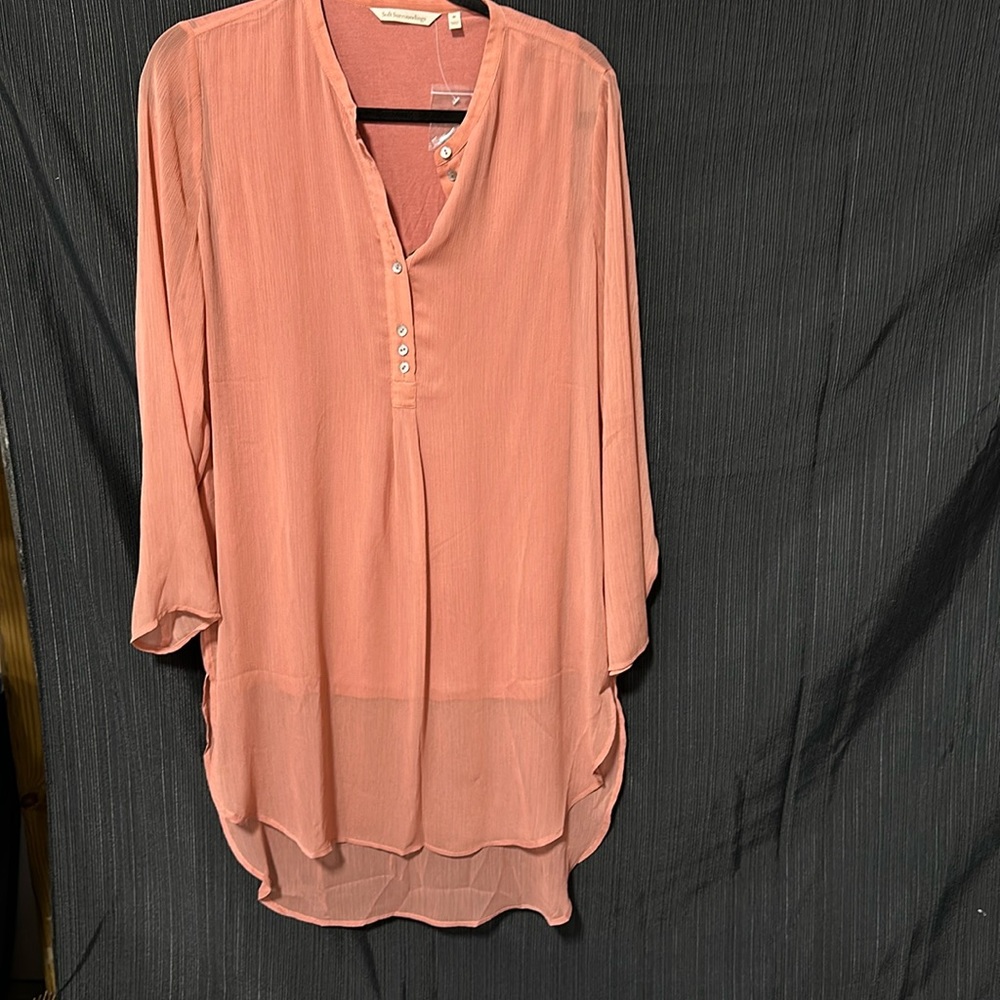 Soft Surroundings Peach color hi low top / Size‎ M / V-6